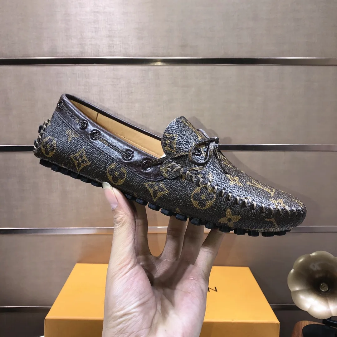 Men's men's shoes 💰420💰 [LV Doudou shoes] (water-dyed cowhide lining) new model is on the market, available on the official website. The new Doudou shoes are processed into single-color materials, and the uppers are made of imported special materials. The body of the shoe is fully hemmed with mark thread, and is lined with imported original cowhide leather. The elegant shoe shape is super suitable for all-matching, and the size is 38-44.